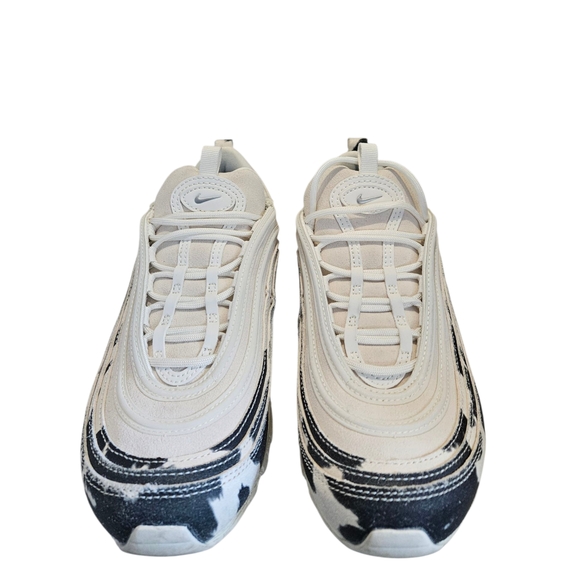 Womens Nike Sneakers White w/Black Print - Picture 2 of 3